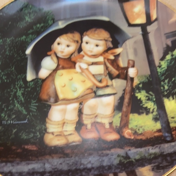 Hummel Danbury Mint Little Companions Plate “Stormy Weather” Collection - Picture 4 of 7